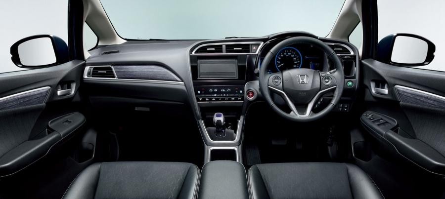  Honda Shuttle Hydrid 2015 года  (фото 8 из 19)